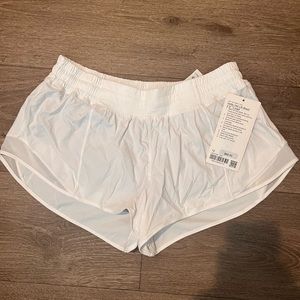 LULULEMON: new with tags hotty hot 2.5 inch